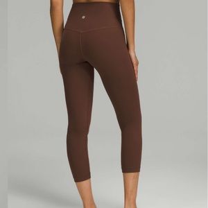 Lululemon Align High-Rise Crop 23"
Java